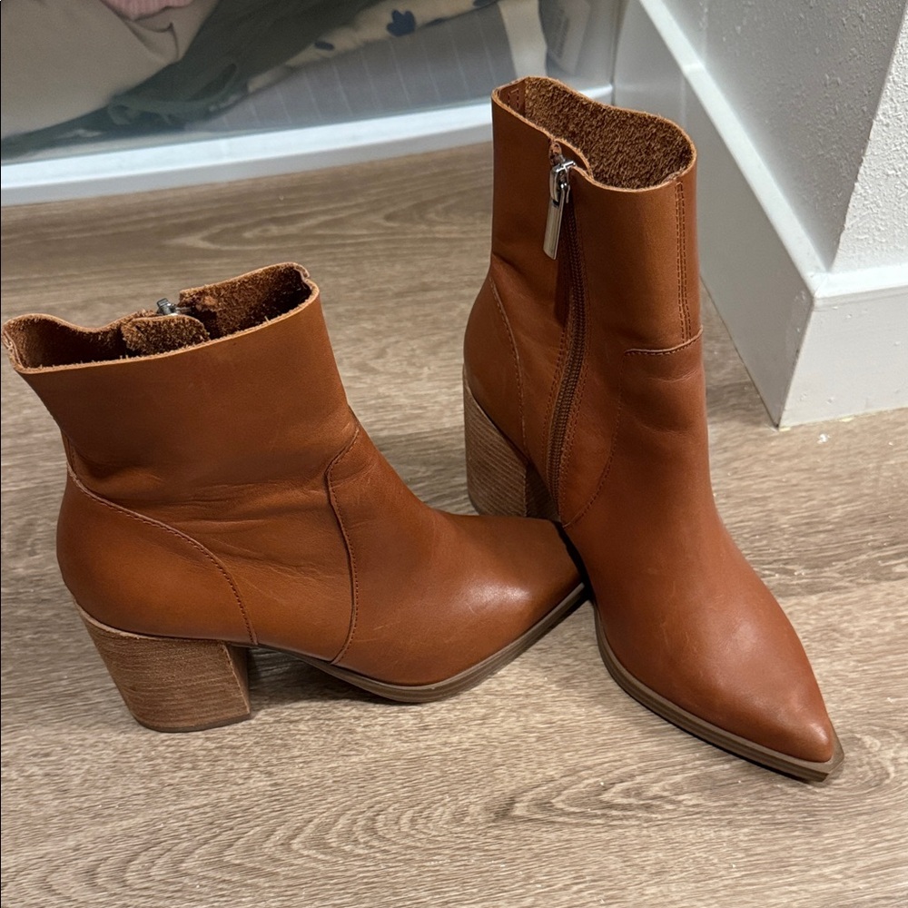 Steve Madden Tan Leather Ankle Booties
